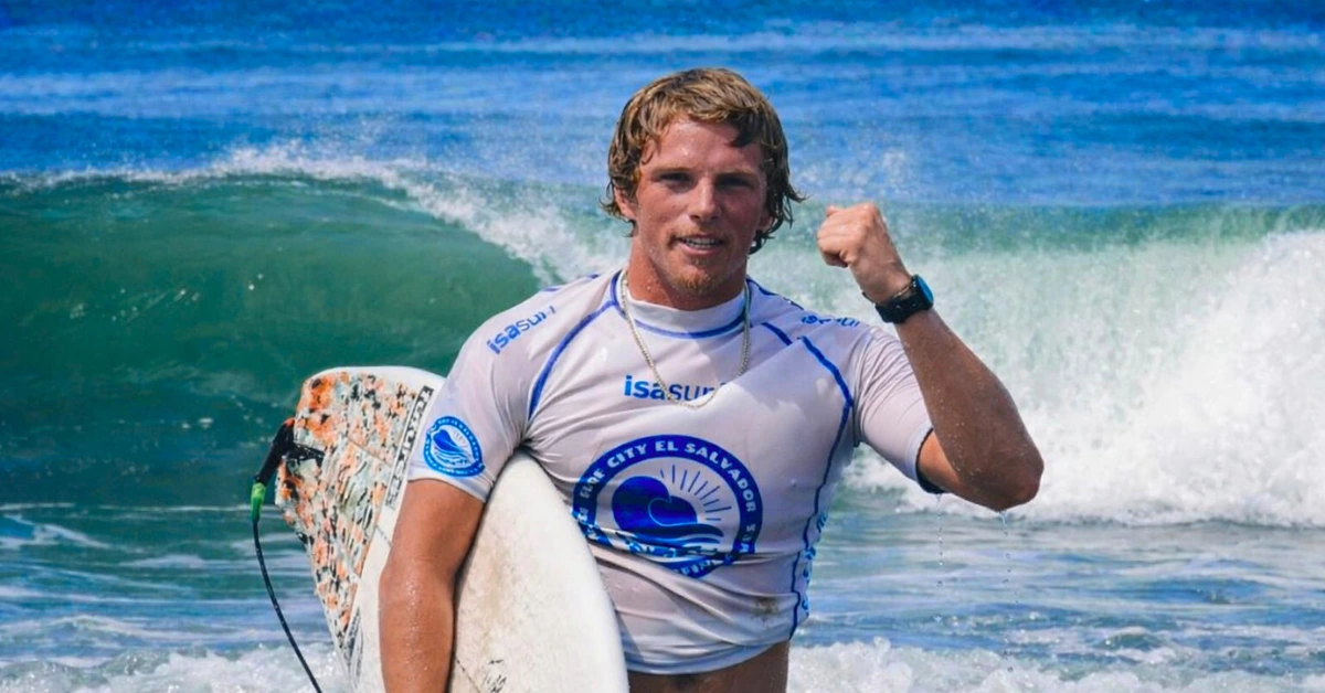 Alan Cleland Jr surfista mexicano